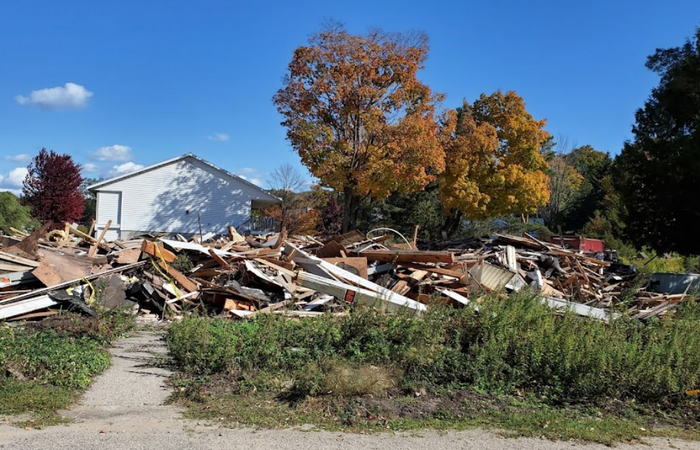 Lakeside Inn - Demolition (newer photo)